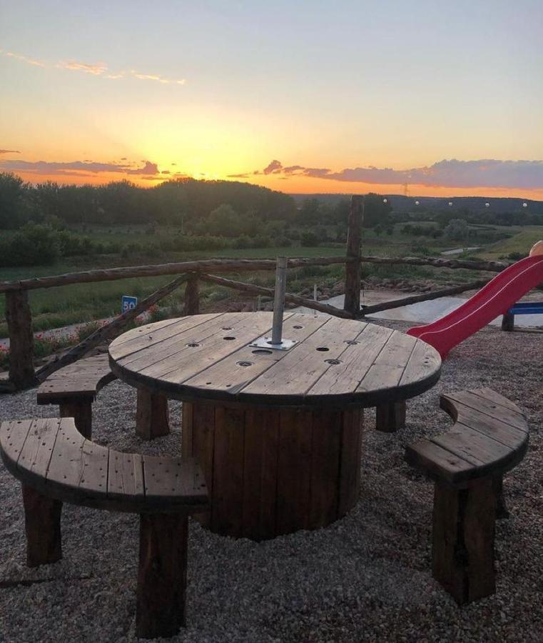 Casa Rural La Charolesa Aguilera Экстерьер фото